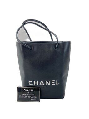 Chanel Tote Bag Essential Black